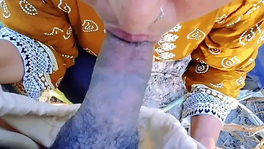 Pawg culo bionda cougar viene scopata nel parco