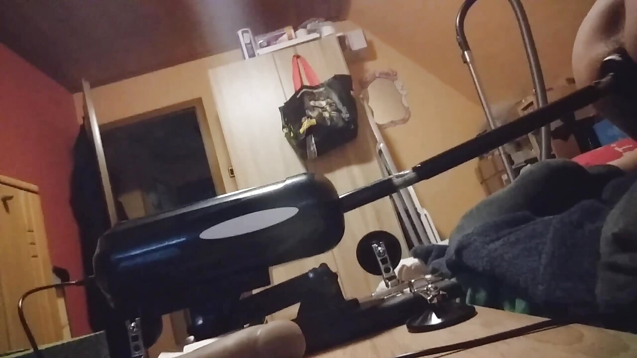 荡妇接受肛交训练