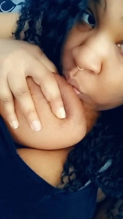 Marilyn Licking her Tits
