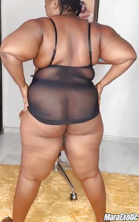 Fat Ass MILF Jerking off on the Chair full Video on Red