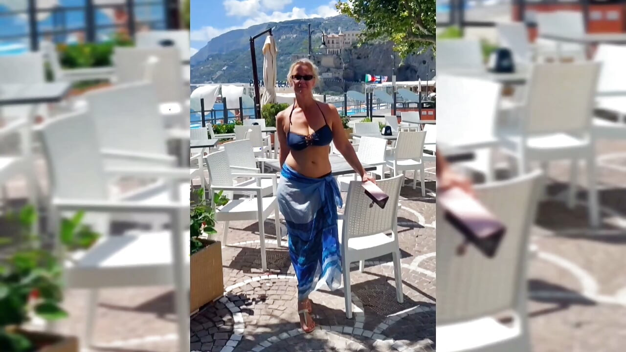 Soție Amatoare Blondă Matură Se Bucură De Sex După Plimbare
