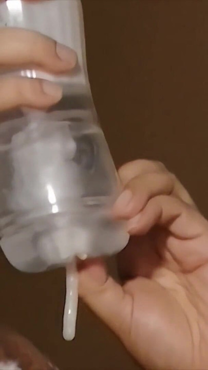 ฉันเย็ดสมองจากลูบควยแข็งของฉันอย่างรวดเร็วและถึงจุดสุดยอดหลายครั้งดูดน้ําเงี่ยนทุกหยดที่เป็นไปได้ คลิป 2