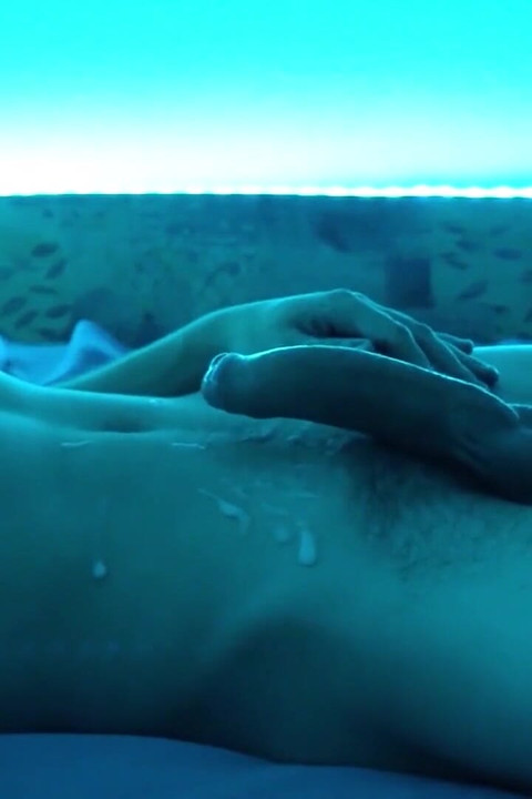 Bigdickdouggg Jerking off and Had a Shakeing Orgasm in Homealone