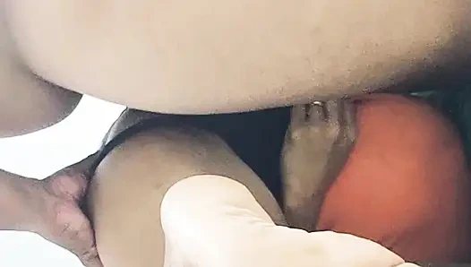 Отличная позиция, чтобы получить все в большую киску милфы.