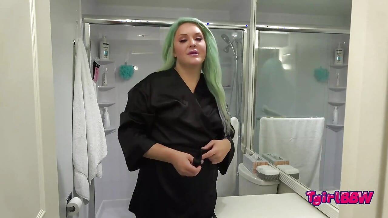 Trans BBW Natalie Presley gets naughty!