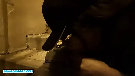 Halka açık bir sokakta dölleme ile anal seks