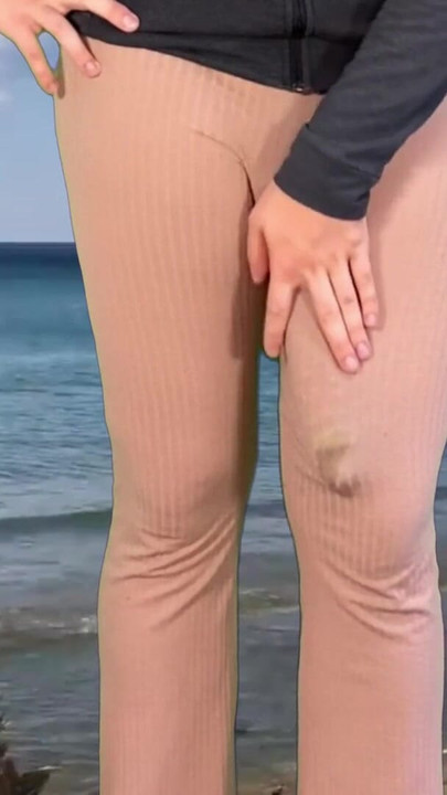 Snažan trenutak iz "Ogroman kurac shemale sperma na plaži"