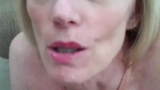 Melanie'nin amcığı sert kullanılıyor