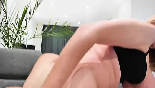 ORGASME BESAR MUNCRAT KE MANA-MANA! WAJIB NONTON!  DISETUBUHI WAJAH DAN DISETUBUHI ANAL
