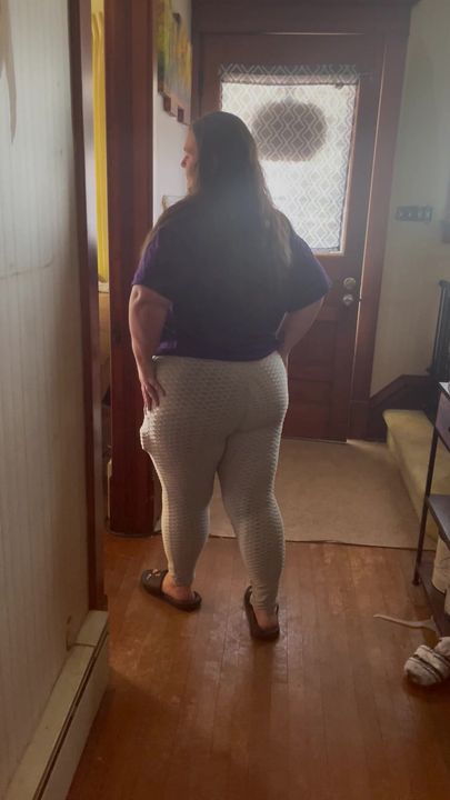 Pawg che mostra la merce