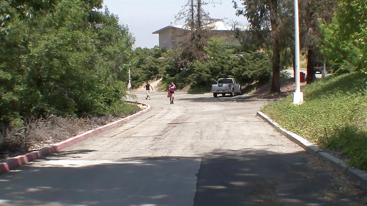 رائع العصير الجمال اصبع القدم من الشباب يتوقع فتح على مصراعيه للقضيب الكبير اختراقه