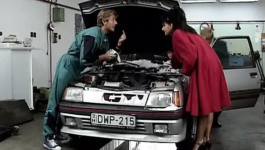 Поедающая сперму немецкую шлюшку трахнули в ее анальную дырку