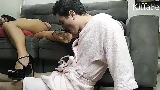 Богиня Kiffa одета в нижнее белье