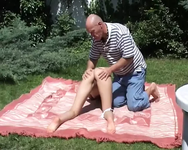 Stepfather plays daughter on her butt hole