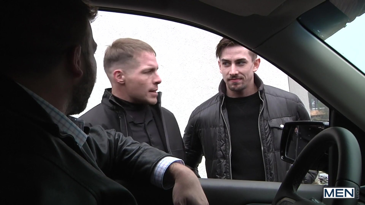 MEN - 既婚男性コルビー・ジャンセンは、彼の車の中でクイックファックのために彼のお気に入りのスタッドジャックハンターを拾います