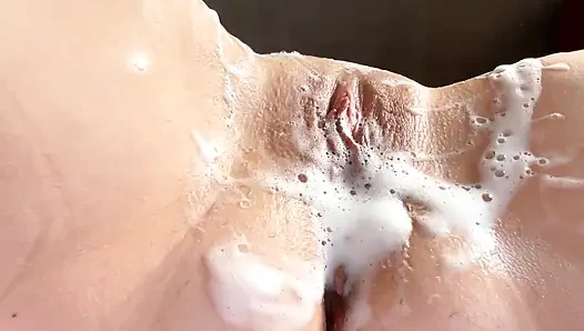 HOW TO SHAVE A WOMAN'S PUSSY