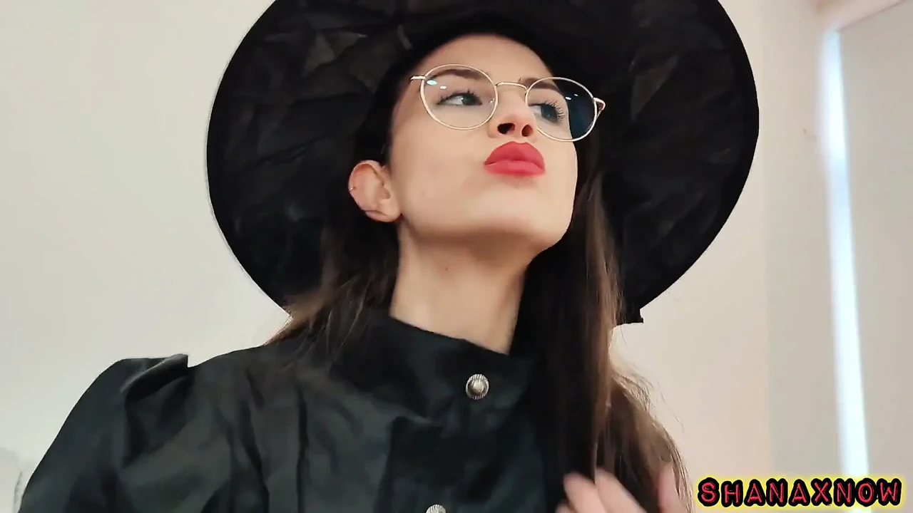 Fattened by a Witch to Be Devoured Uvula Fetish Feeder