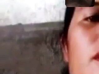 Vídeo chamada com mulher filipina faz meu esperma