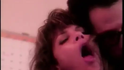 Tante seksi rambut cokelat dengan kacamata lagi asik ngentot sama bintang boket legendaris berambut cokelat teri weigel