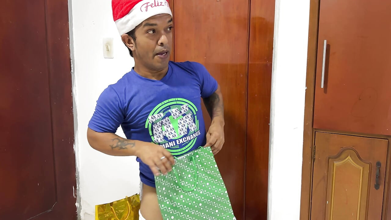 I Give My Huge Penis to My Stepsister as a Christmas Gift so Take the Opportunity to Have a Hard Fuck