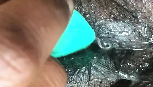 Сочная киска, мокрая как вода
