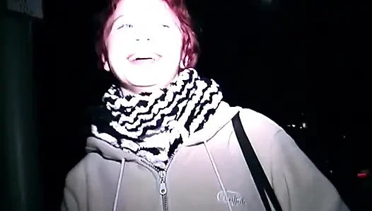 Prolaps Menggoda dengan jari meregangkan lubang basah lebar