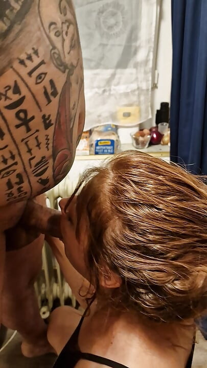 Збуджена повія хоче це у всі дірки