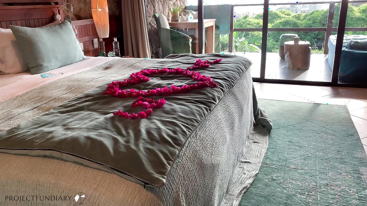 Honeymoon bride fucked in paradise