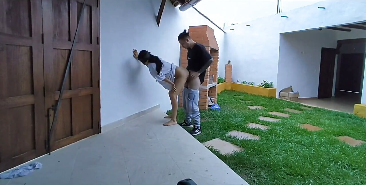 Vídeos são filtrados fodendo minha meia-irmã