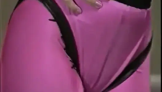 Kıllı amcıklı Alman bale öğretmeni sikiliyor