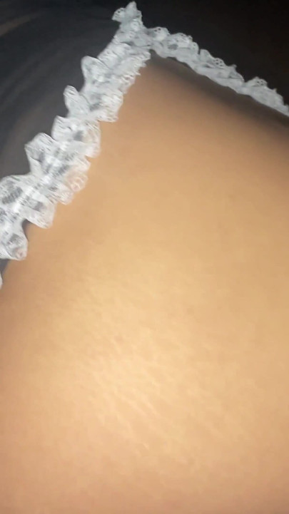 Stram asiatisk fitte får en kremaktig ladning