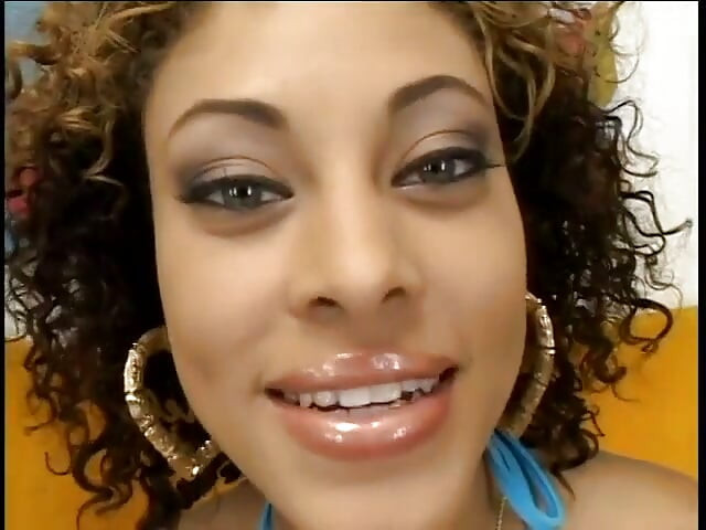 エロいフェラ好き美女が、男とハメたあとアナルにザーメンたっぷり注がれて悶える