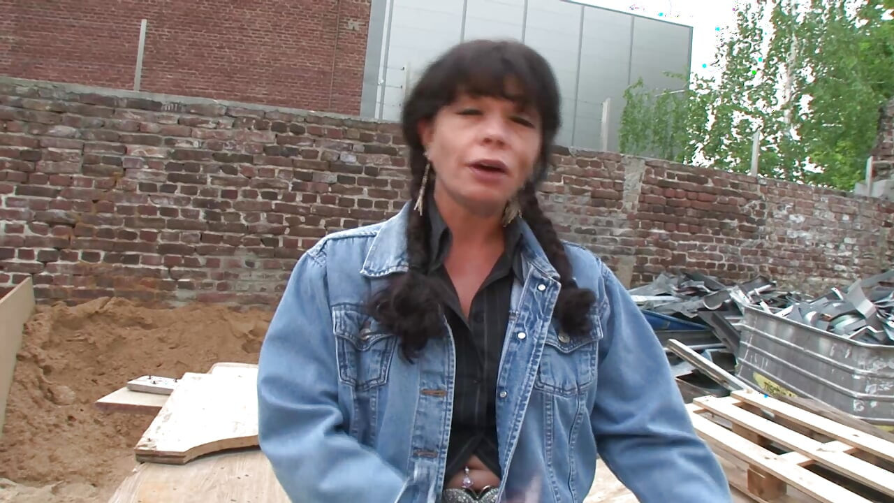 Lepa nemačka milfa uživa u vrućoj solo akciji