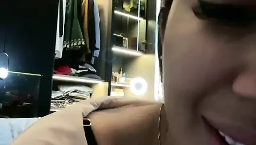 Masturbasi liar mengubah gadis pemalu menjadi pelacur nakal
