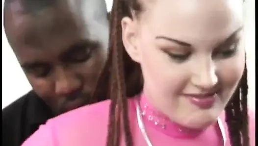 Schwangere frau liebt es, von einem schwarzen typen gefickt zu werden