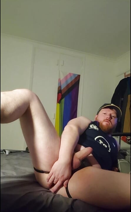 Beni çok itaatkar hissettirdi ve bir yarağa binmeye hazır