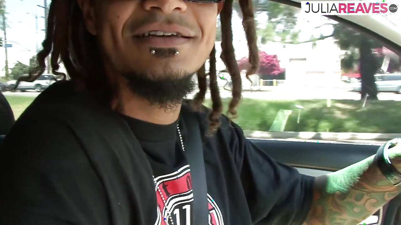 Remaja pirang mengerang saat dia disetubuhi oleh kontol monster setelah blowjob