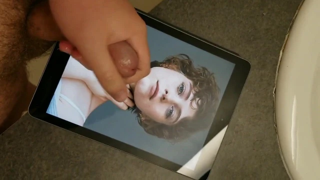 Sophia Lillis Cum Tribute