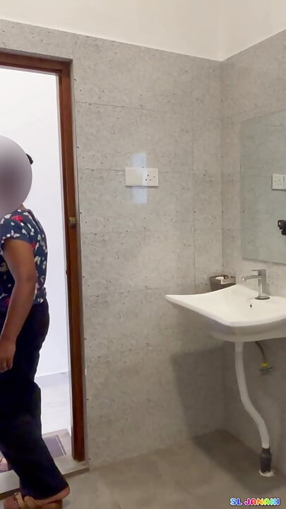 Ofis Sex_manager ofis banyosunda İk departmanı evli bayanla seks