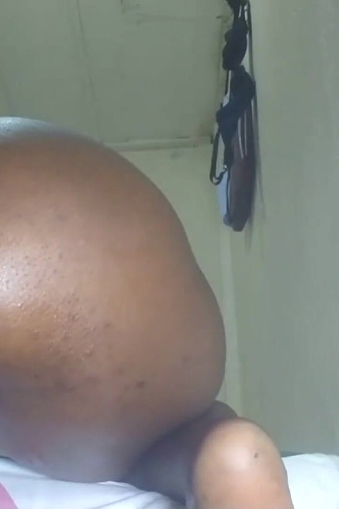 Fată indiancă desi nigeriană crezi că ai unealtă care mă poate face fericit ca acest castravete, videoclipuri porno XXX