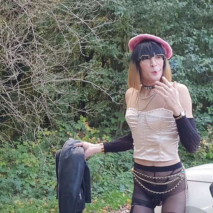 Prueba P🚗U B L I C en Pute en un estacionamiento en el bosque, en La Faisanderie 91. Medias fantasiosas, tanga [4sep25] ¡Conoce a CoKiiNE! VaneSsaBiTCHx