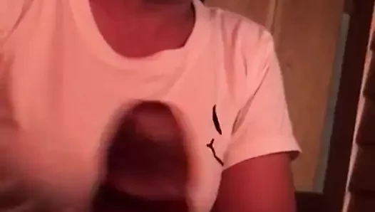 Büyük zenci yarağı Asyalı yarak masajı yapıyor