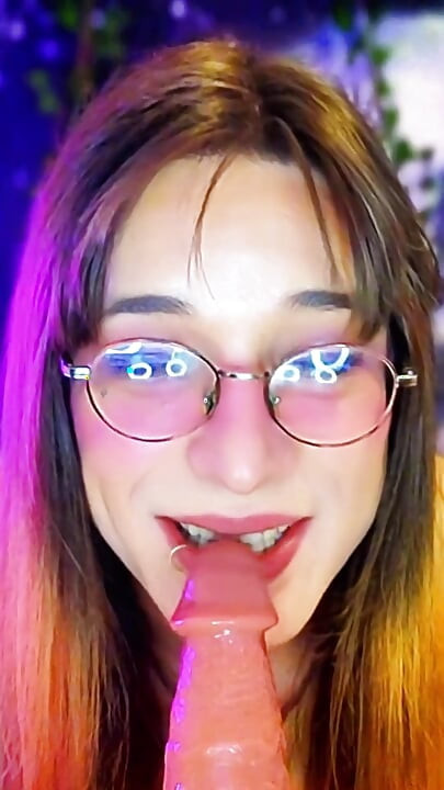 MILF Trans Girl Give the Best Blowjob