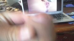 Masturbándose con una webcamgirl