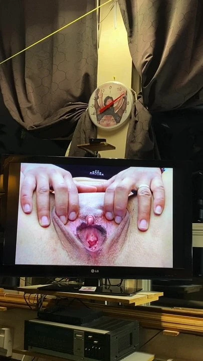 Impressive Clits stiff for a Lick!