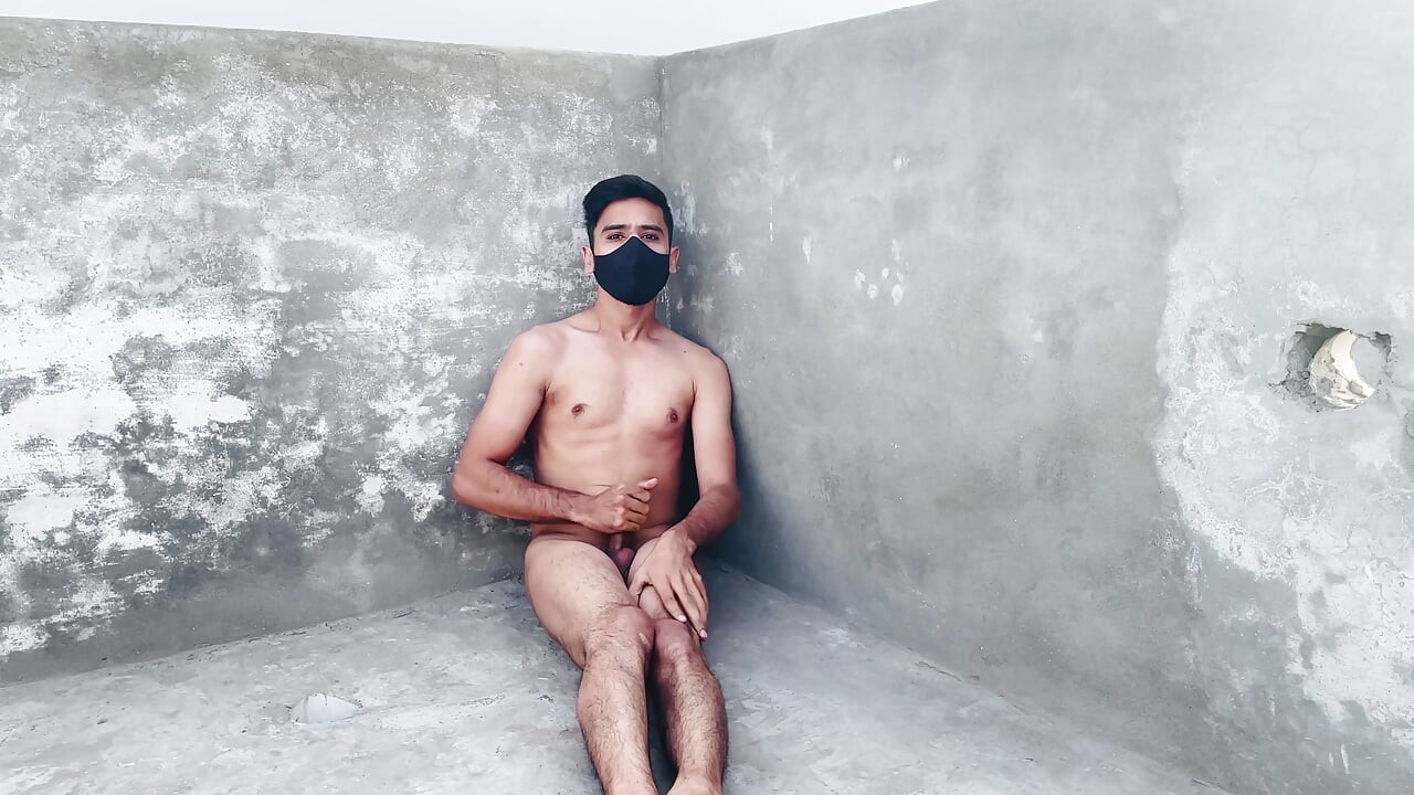 Pakistani Roof top porn horny handsome boy mustarbation in public place