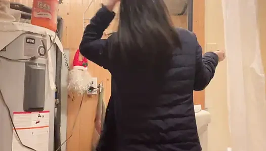 İşedikten sonra amcığını temizle harika bir his