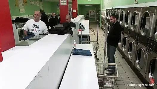 Pis fahişe çamaşırhanede sikiliyor