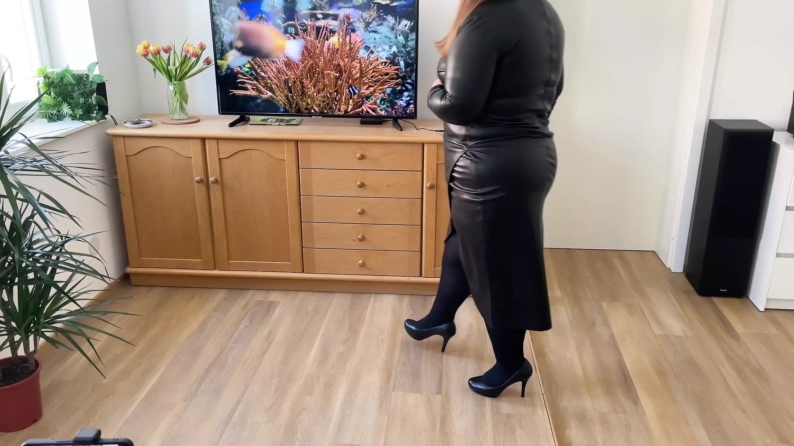 Thích đụ mẹ chồng tôi và rút cạn tinh trùng