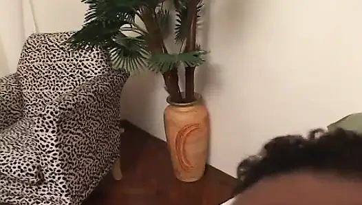 Cewek manis yang lagi sange ini dientot sama dua cowok sekaligus